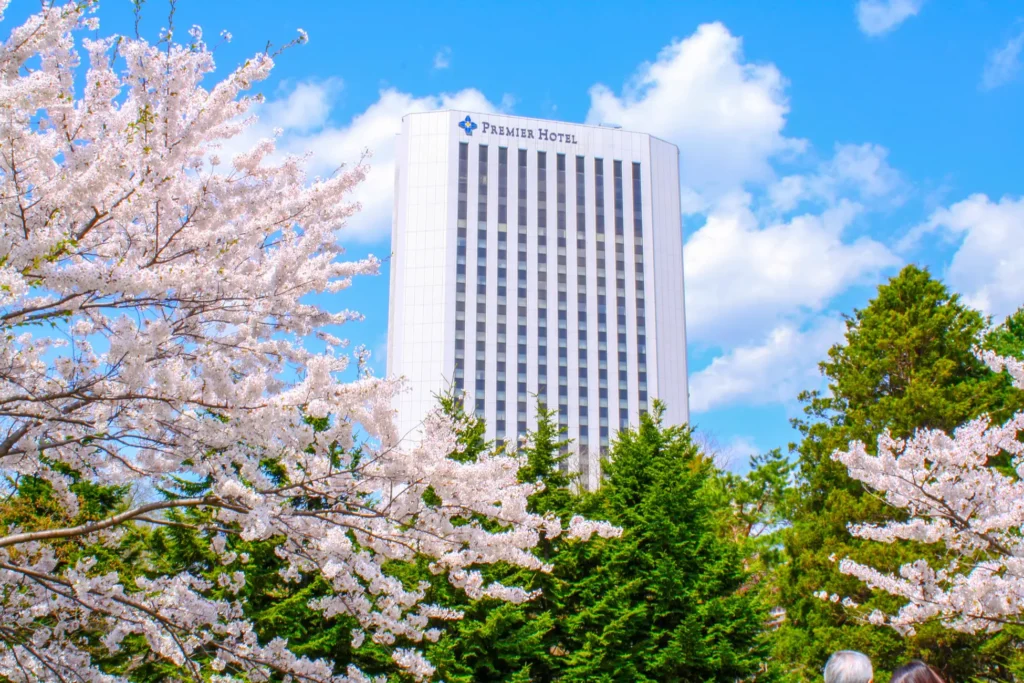 札幌・中島公園で春を満喫！「客室最上階23階のプレミアルームに泊まる！Refaアメニティ付きステイが当たる春旅キャンペーン」を開催