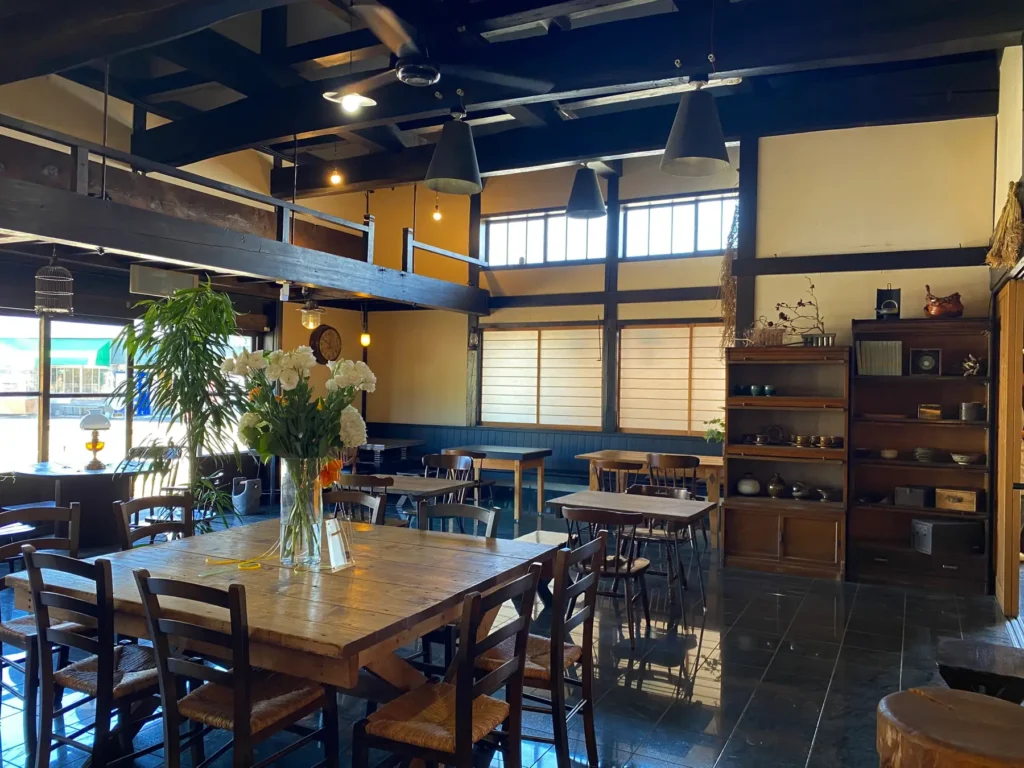 【歴史的建造物の魅力を活かしたカフェ】8/8(金)小樽市祝津に “小樽茶房 – 旧白鳥家番屋 -“が新規オープン。茶葉の変化する味わいを楽しめる深煎り煎茶や手作りのスイーツ等、こだわりの一品をご提供。