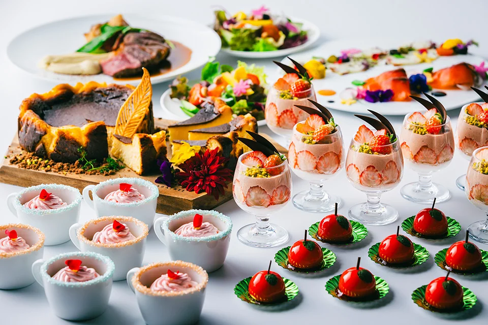 開業2周年記念！夜なのに人気のアフターヌーンティー×ランチが楽しめる！？スイーツブッフェ「STREAM Sweets Parade 〜2年目のときめき〜」
