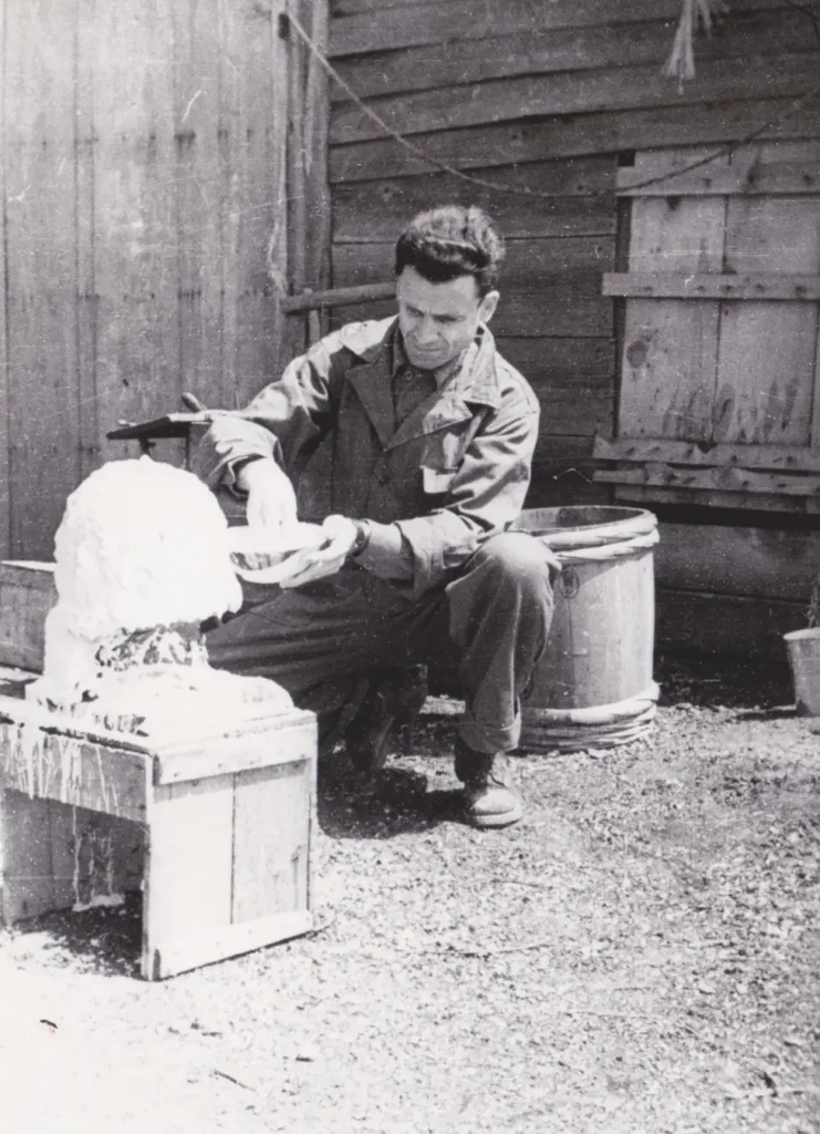 【国立アイヌ民族博物館】第7回エントランスロビー展示 「カタルーニャの彫刻家エウダル・セラとアイヌの出会い」開催